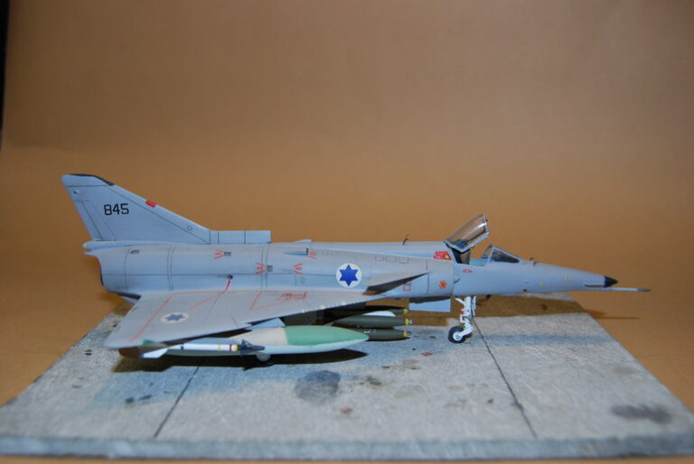 I.A.I. KFIR C7 – IL LEONE DEL DESERTO. Kit Hasegawa in Scala 1/72