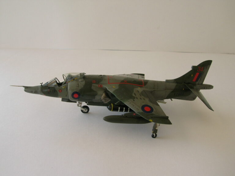 Modeling Time High School – Migliorare la propria tecnica con il nostro aiuto – L’Harrier Gr.3 di Flankedd.