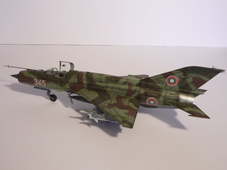The Cold War Fighter – Mikoyan Gurevich MiG 21 Bis-N – dal kit Academy in scala 1/48.