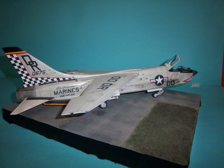 The Last Gunfighter – F-8E Crusader dal kit Hasegawa in scala 1/48.