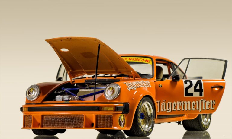 Porsche 934 Turbo RSR dal kit Tamiya in scala 1/12.