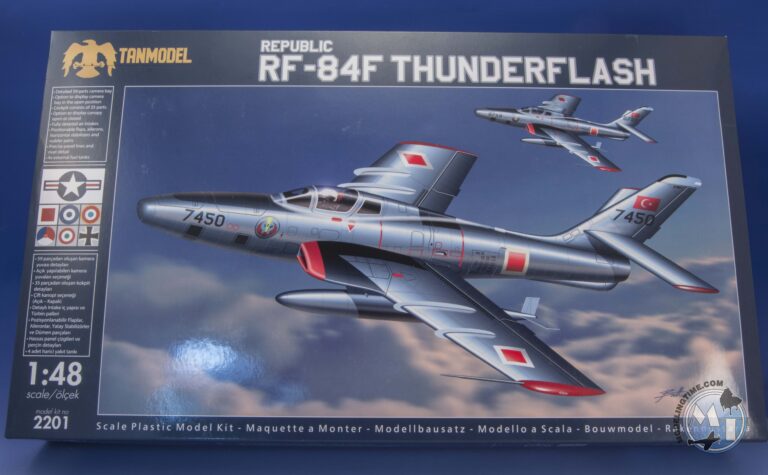 Kit Review: RF-84F Thunderflash – kit Tan Model in scala 1/48.