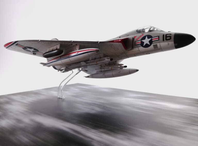 Douglas F4D-1 Skyray dal kit Tamiya in scala 1/72.