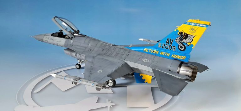 Return with Honor! F-16CM Block 40 dal kit Tamiya in scala 1/48.